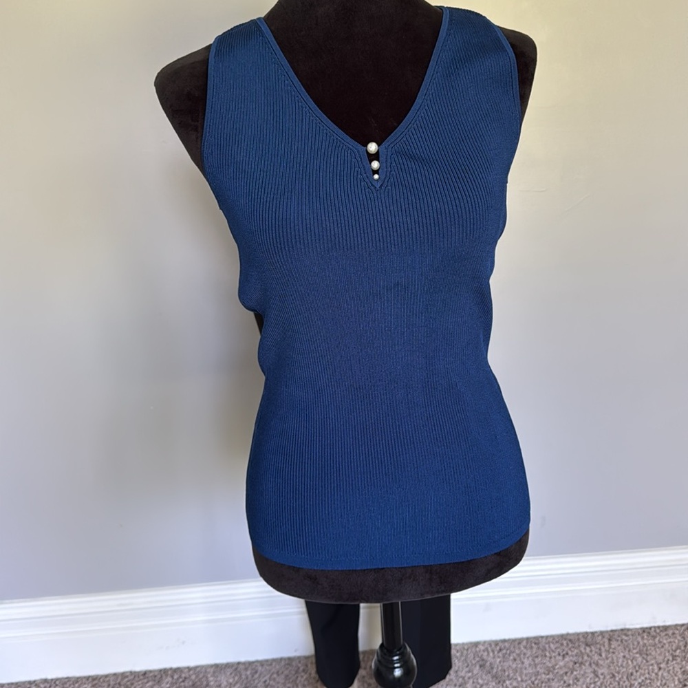 Sleeveless top
